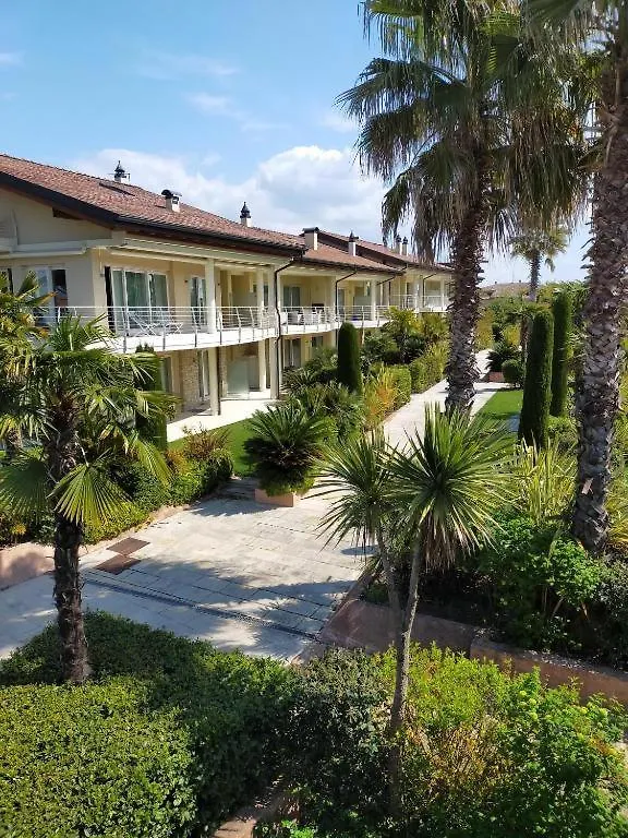 סירמיונה Villa Relax