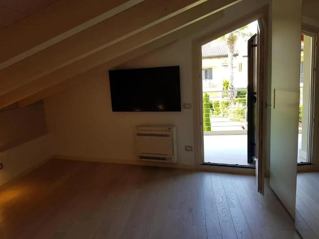 סירמיונה Villa Relax